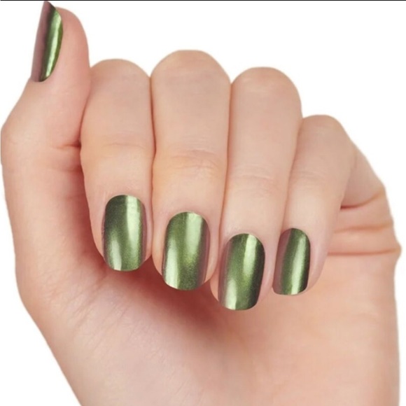 *Retired* Color Street: Viper-active | Green Metallic Duochrome Copper Fall - Picture 10 of 13